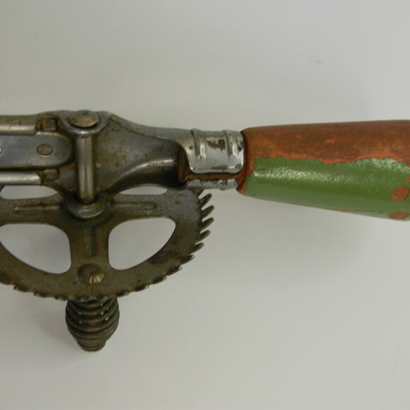 Vintage 1923 Patent A&J Hand Crank Egg Beater Green Wood Handle – Matching Wisk - Picture 3 of 8